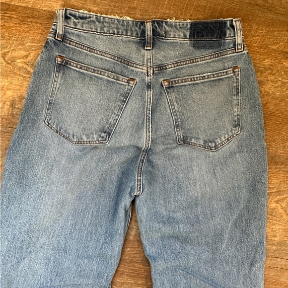 Abercrombie Curve Love High Rise 90s Relaxed Jean - Picture 3 of 4